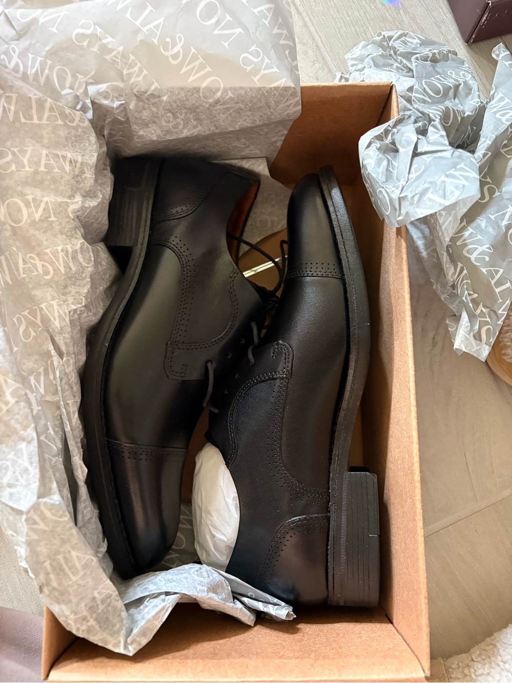 Johnston and Murphy - Men's Black Dress Oxfords (9)